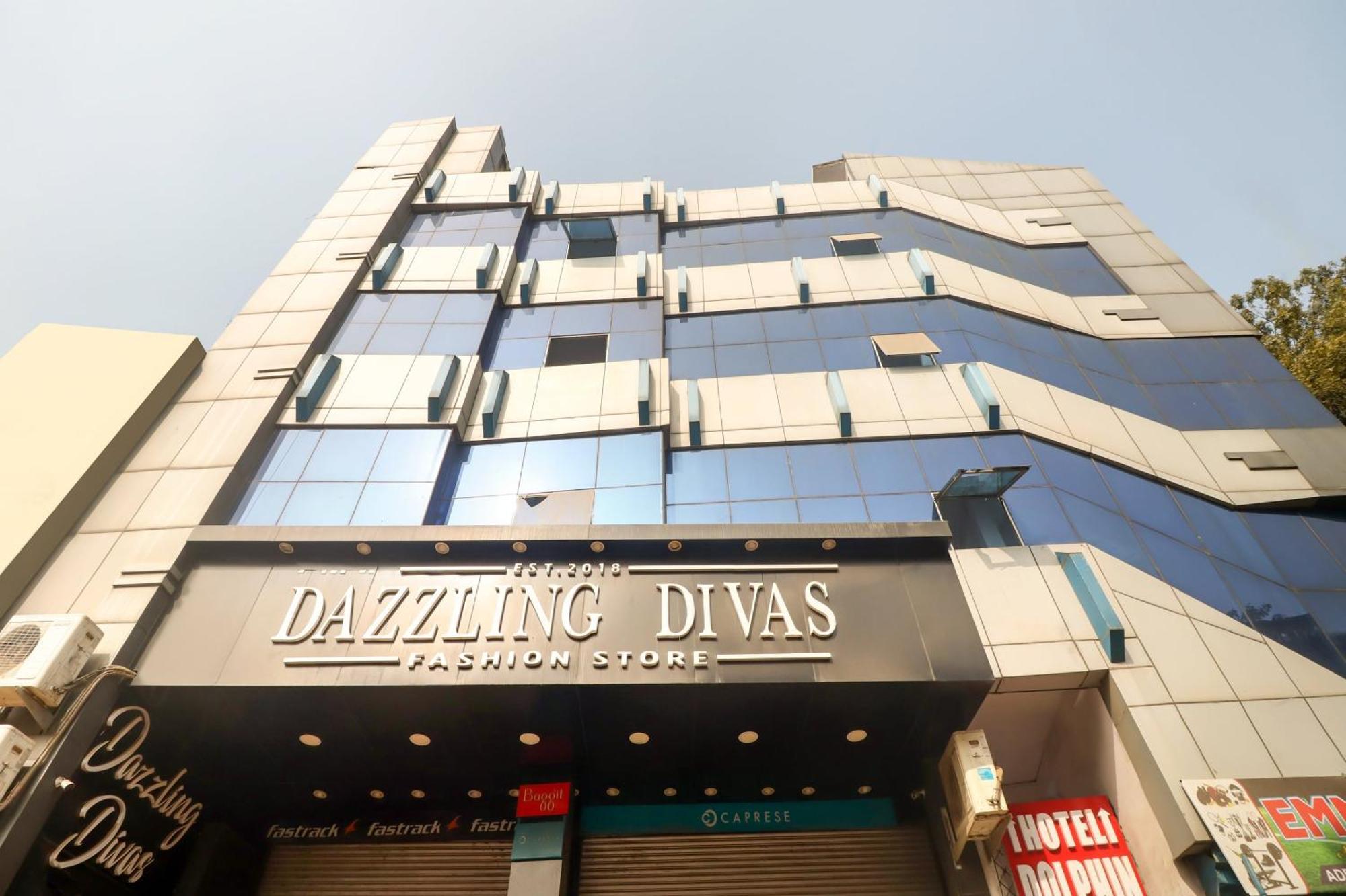 Hotel Super Collection O Dolphin Lucknow Zewnętrze zdjęcie