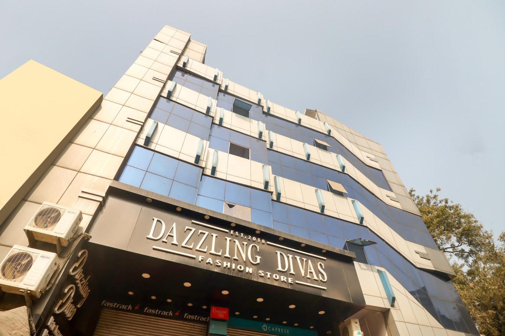 Hotel Super Collection O Dolphin Lucknow Zewnętrze zdjęcie